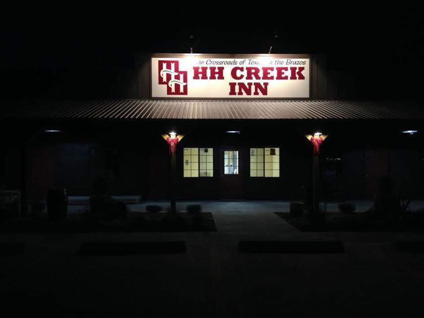 Hh Creek Inn Seymour Exterior photo